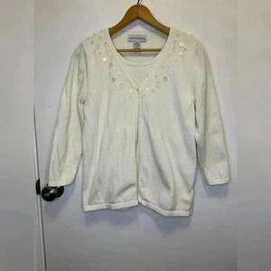 Women’s Sag harbor white sweater shirt or knitted blouse with beads size smalll